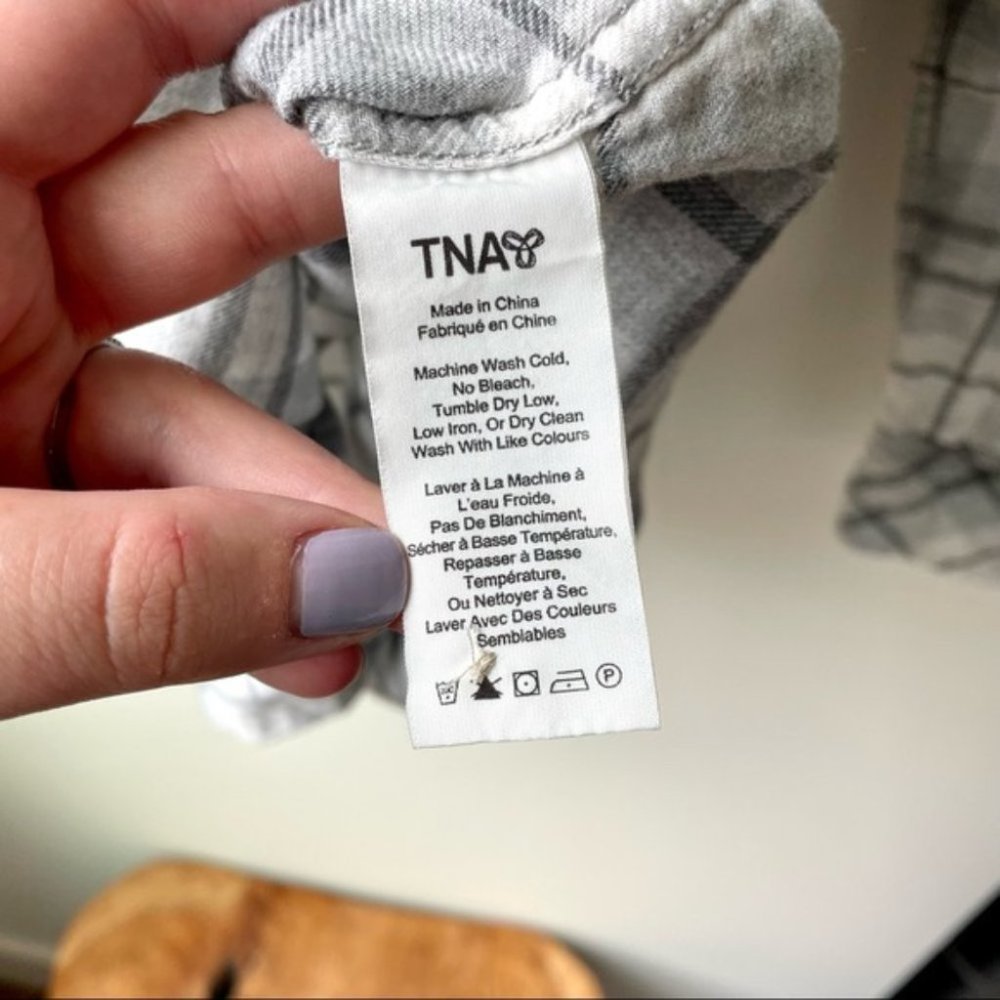Aritzia TNA Plaid Cotton Fleece Flannel Button Up Grey - Picture 5 of 5